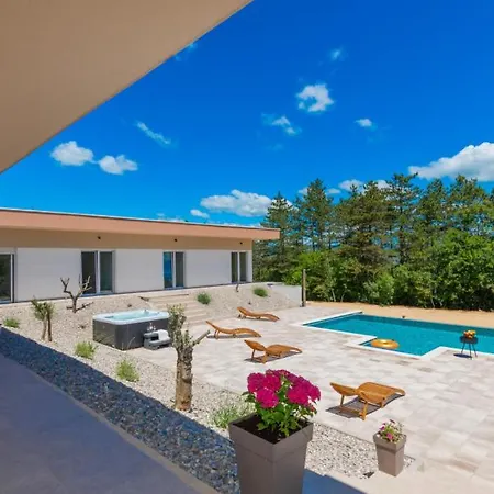 Forest Idyll By Guide فيلة Krivodol