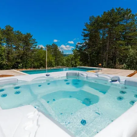 فيلة Forest Idyll By Guide Krivodol