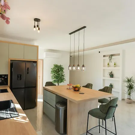 Forest Idyll By Guide فيلة