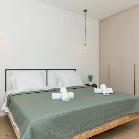 فيلة Forest Idyll By Guide Krivodol