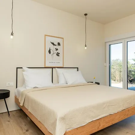 فيلة Forest Idyll By Guide