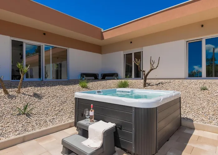 Villa Forest Idyll By Guide *