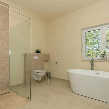 Villa Forest Idyll By Guide